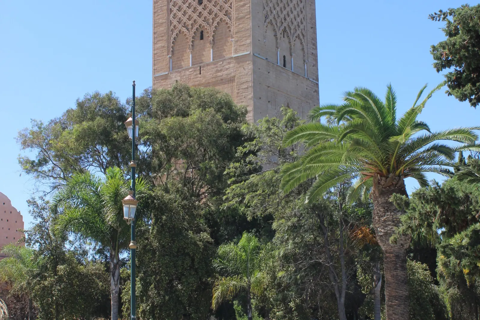 Hassan Tower, Rabat pendant un circuit DesertBrise Travel de 10 jours