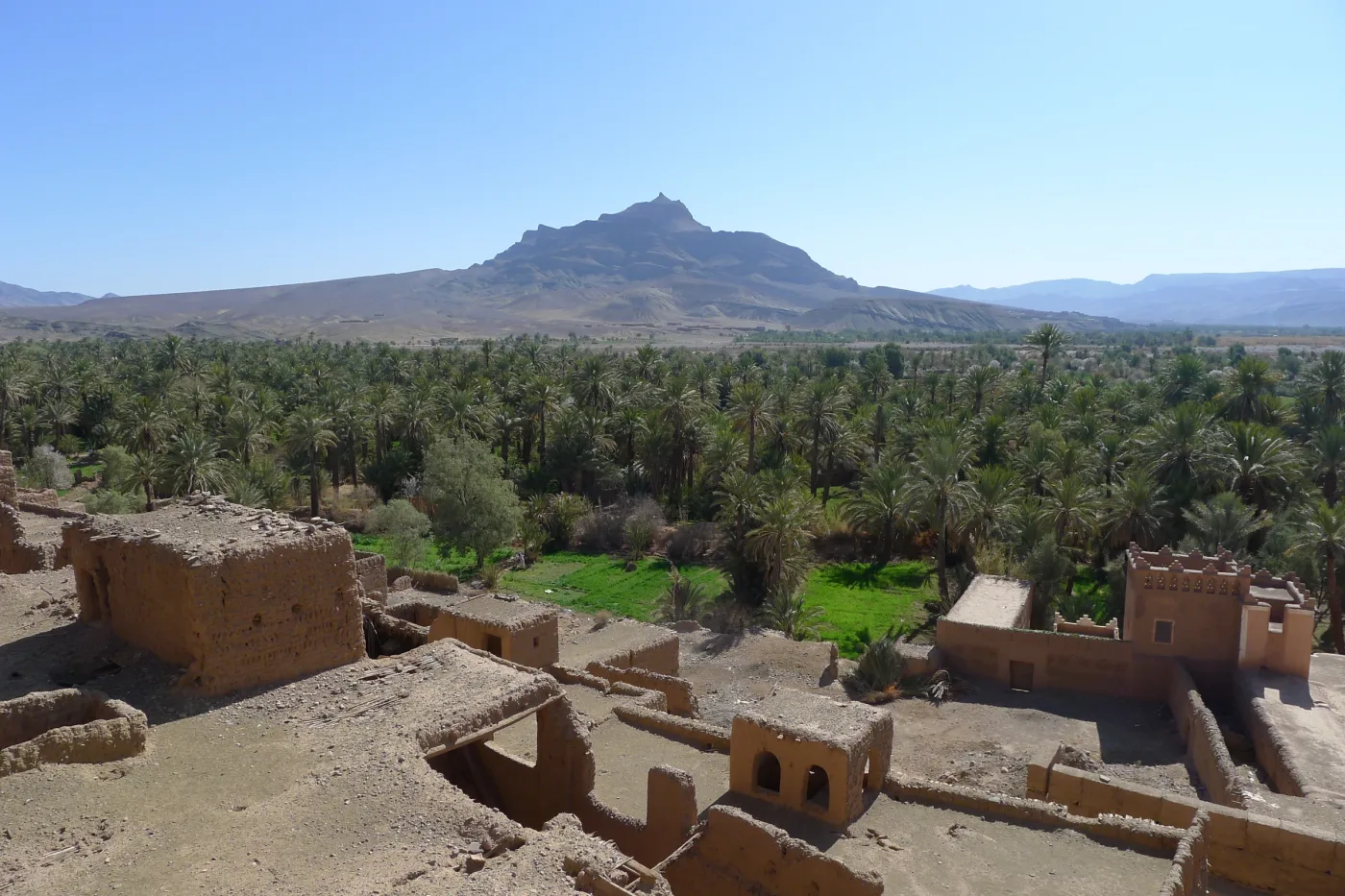 Jbel Kissane, palms and earthen buildings at Agdz, the first-night area