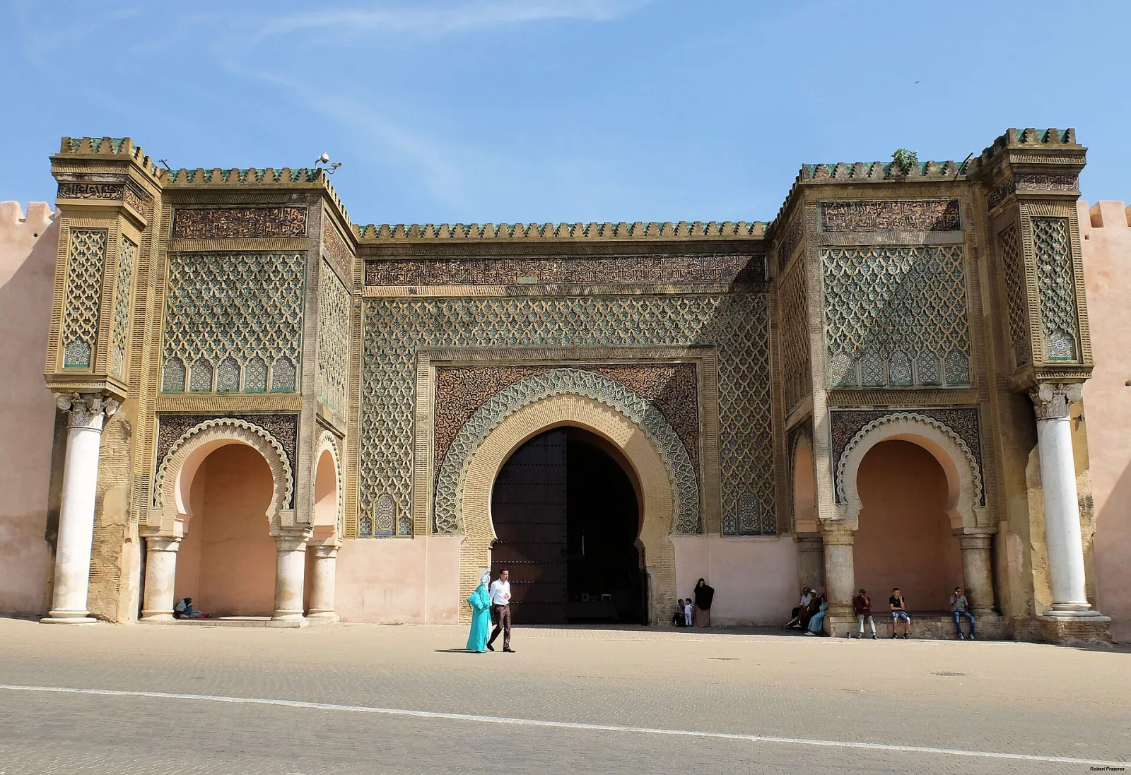 Casablanca to Fes via Hassan II Mosque, Meknes and Volubilis